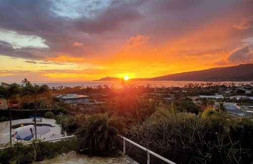 Portlock House | Amazing views! Exclusive & peaceful Hawaii Kai. Walk to ocean & hikes, Pool, AC,