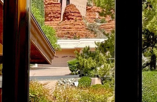 Sedona Apartment | Amazing views/heated pool/hot tub/EV charger