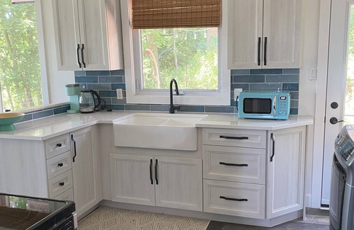 Port Stanley Cottage | Amazing Views of Two Beaches – Treehouse Retreat with Wildlife & Waves