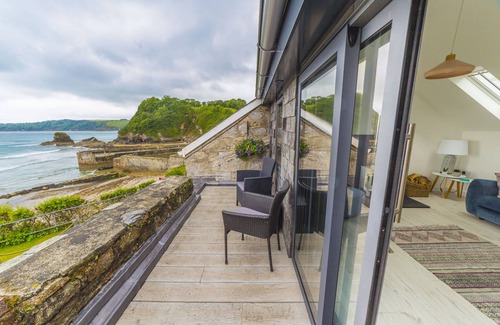 Boscundle House | Amazing views over Beach and the sea.2 bedrooms