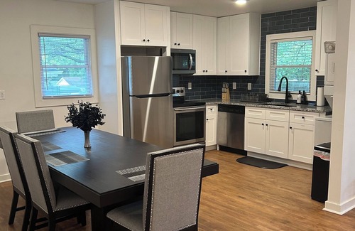 Collier Heights House | Amazing visual Illusion home.Incredible 5-bedroom home near downtown Atlanta