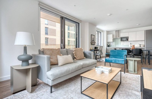 William Morris Apartment | Amazing Walthamstow 2BR w/Gym, Lounge & Concierge nr Tube, by Blueground