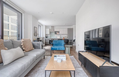 William Morris Apartment | Amazing Walthamstow 2BR w/Gym, Lounge & Concierge nr Tube, by Blueground