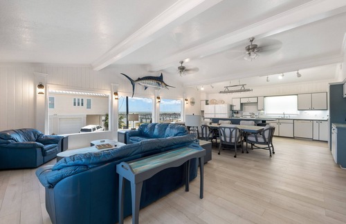 Port Mansfield House | Amazing Water Views - Well Stocked - Plenty of Parking - Close to Boat Ramp