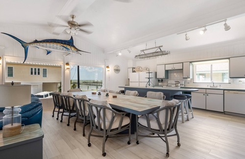 Port Mansfield House | Amazing Water Views - Well Stocked - Plenty of Parking - Close to Boat Ramp