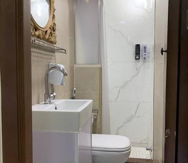 Qasr an-Nil Hotel | AMB Cairo Hotel Downtown