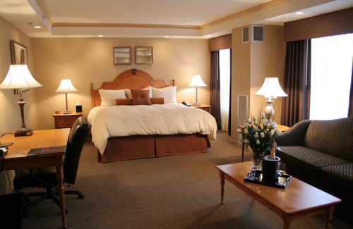 Marquette Hotel | Ambassador Hotel Milwaukee, Trademark Collection by Wyndham