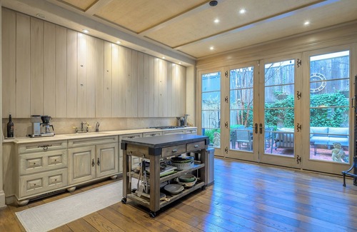 Adams Morgan House | Ambassador life in Kalorama with Free Parking and Private Outdoor Patio