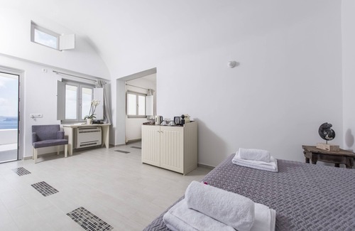 Oia Hotel | Ambition Suites