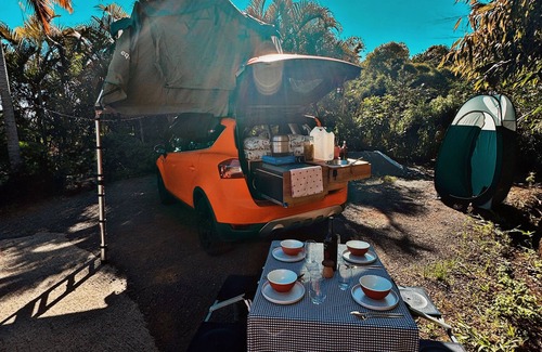 Centre Ville House | AMENAGED SUV " Mango ": fridge, freezer, sink, shower, camping equipment