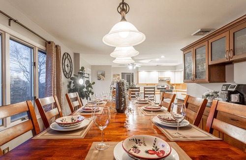 Cairo Cabin | Amenity-Rich Fun Cabin~HotTub*GameRm*20-min to Ski