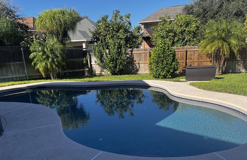 McAllen House | American contemporary w/pool -10 min away from every you need be !
