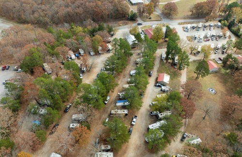 Mountain View Cabin | Americana Cabin in Ozark RV Park in Mountain View - Next to Folk Center!
