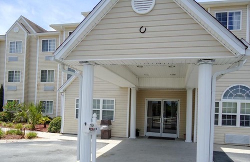 Brunswick Hotel | Americas Best Value Inn & Suites Brunswick