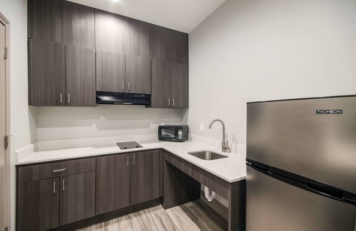 Northside Hotel | Americas Best Value Inn & Suites NE Houston Downtown I-610