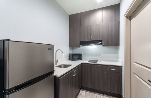 Northside Hotel | Americas Best Value Inn & Suites NE Houston Downtown I-610