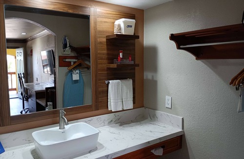 Alvin Hotel | Americas Best Value Inn & Suites Alvin Houston