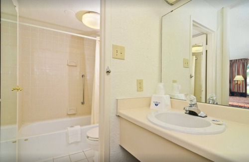 Wilson Apartment | Americas Best Value Inn Wilson UNIT 23 2 BED FIRST FLOOR