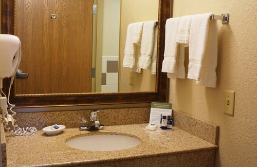 Anamosa Hotel | AmericInn by Wyndham Anamosa
