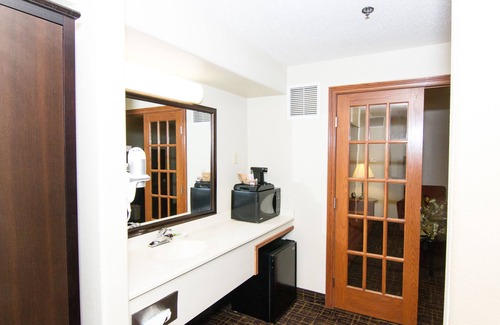 Orange Prairie Hotel | AmericInn by Wyndham Peoria