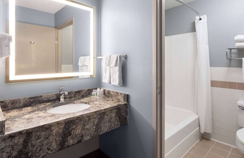 North Branch Hotel | AmericInn by Wyndham North Branch