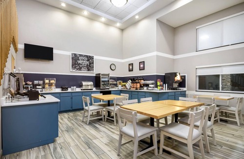 Weston Hotel | AmericInn by Wyndham Wausau