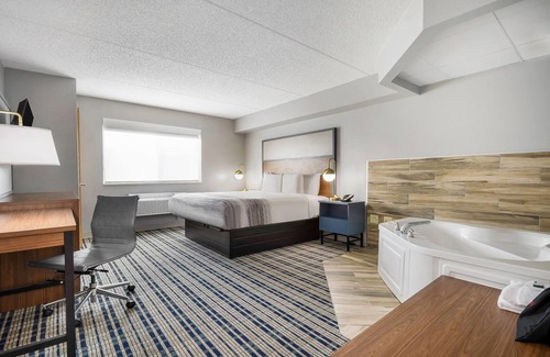 Weston Hotel | AmericInn by Wyndham Wausau