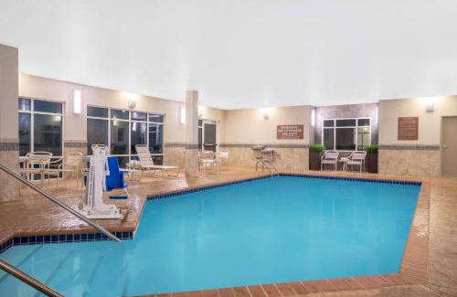 Windom Hotel | AmericInn by Wyndham Windom