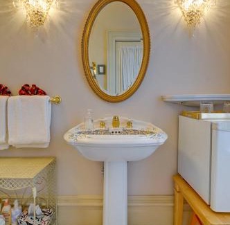 Rockland Bed & Breakfast | Amethyst Inn