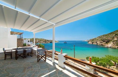 Chrisopigi House | Ammos 1 - Seafront house in Glyfo beach, Sifnos