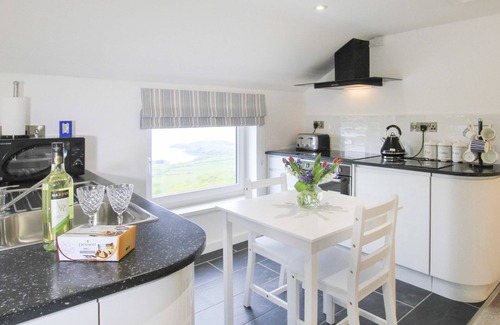 Llaneilian Cottage | AMOLCA, with a garden in Llaneilian