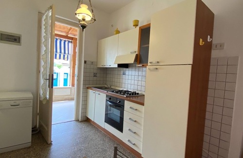 Viareggio House | Ampio Chalet Posto All'interno Dello Stabilimento Balneare Bagno Avvenire