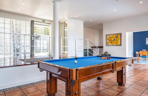 Sao Goncalo Villa | Ample villa with pool and gorgeous ocean view