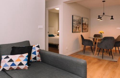 Santiago de Vigo Apartment | Amplio con luz y encanto by CABANA Rentals