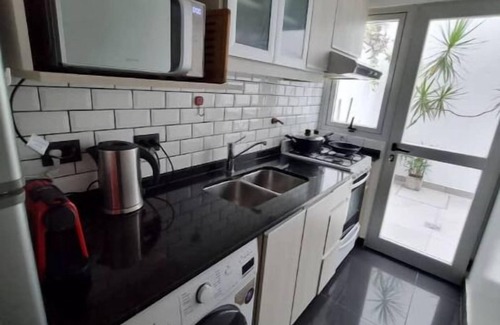 Comuna 15 Apartment | Amplio Estudio en Planta Baja con Seguridad