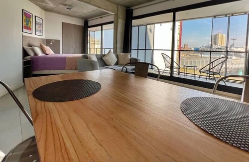 Constitucion Apartment | Amplio Loft con balcón sobre la Av 9 de Julio (6C)