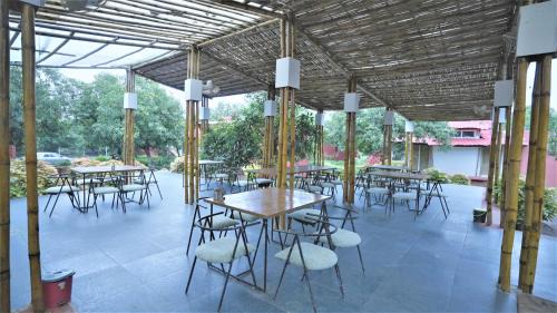 Talala Hotel | Amraness Luxury Resort Sasan Gir