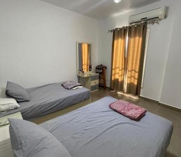 Shurtah al-Dakhlah Ski Chalet | Amwaj chalet garden 2bedrooms