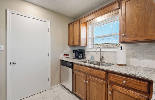 Van Buren House | Amy Ln-Newly Remodeled Home w/Outdoor Dining Area