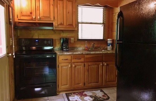 Clarkesville Cabin | Amy`s Creek 2 | 2BR Cabin, Dog friendly with Creekside and Hot Tub, Near Helen