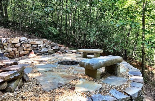 Clarkesville Cabin | Amy`s Creek 2 | 2BR Cabin, Dog friendly with Creekside and Hot Tub, Near Helen