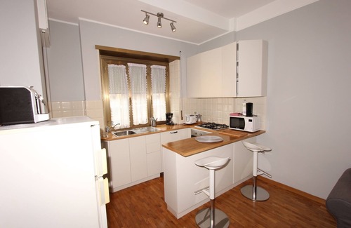 Quartiere XI Portuense Apartment | An Affordable small apartment near Trastevere Train Station