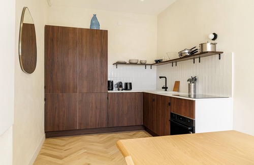 Lazaret Apartment | An air-conditioned haven of peace with garden and jacuzzi.