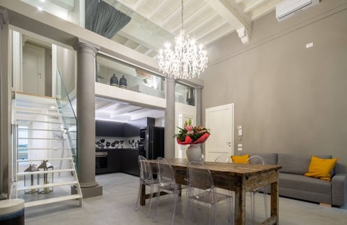 Oltrarno Apartment | An amazing home in Florence by Mmega