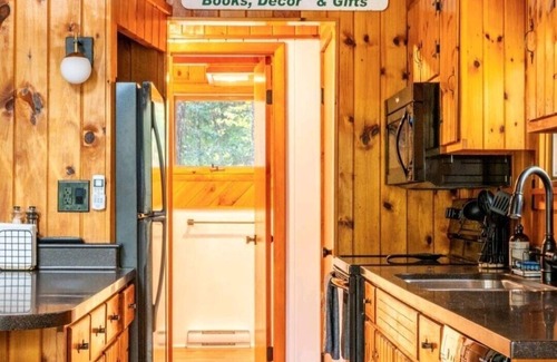 Jay Ski Chalet | An Après Adventure Destination!