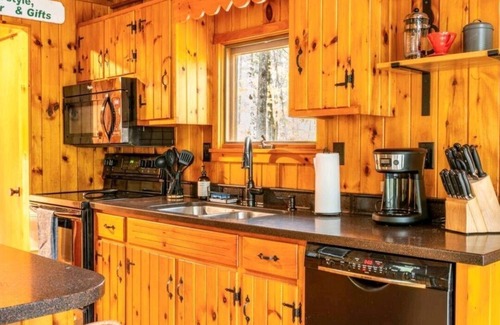 Jay Ski Chalet | An Après Adventure Destination!