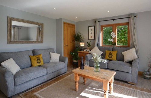 Aldington House | An attractive converted barn all set on ground floor level with 1 bedroom and en-suite shower room