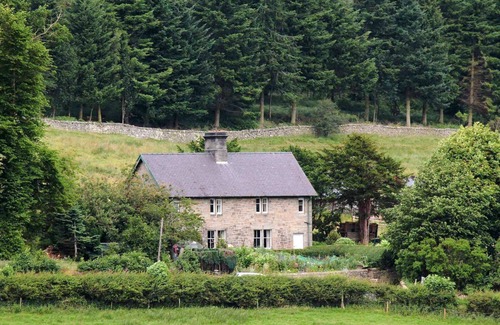 Morpeth Cottage | An eco friendly rural cottage set on a historic working farm with fantastic countryside views.