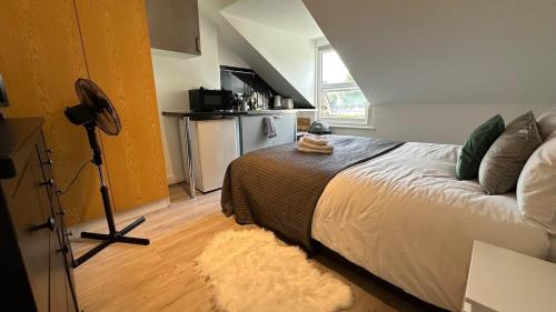 Chiswick Apartment | An Economic Studio in the heart of Chiswick - London