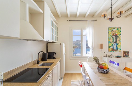 Kalafatis Villa | An elegant Villa with infinity pool and a breathtaking sea view